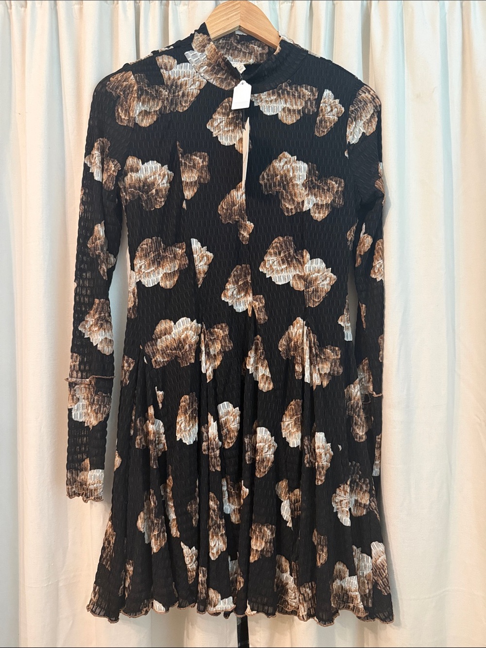 Promesa Sweet Bouquet Floral Honeycomb Mesh Mini Dress
